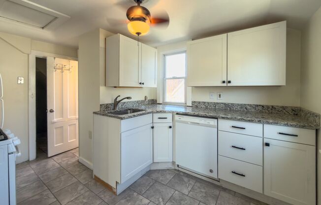 2 beds, 1 bath, 574 sqft, $1,495, Unit 103-105 Center Street, West Haven, CT 06516