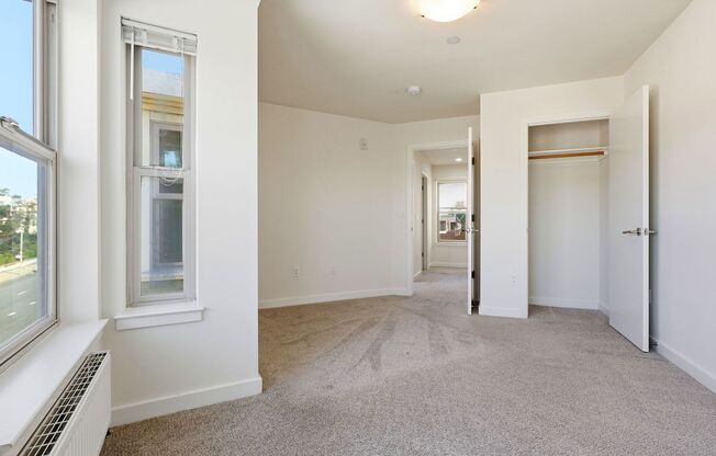 2 beds, 1.5 baths, 901 sqft, $3,695, Unit 14