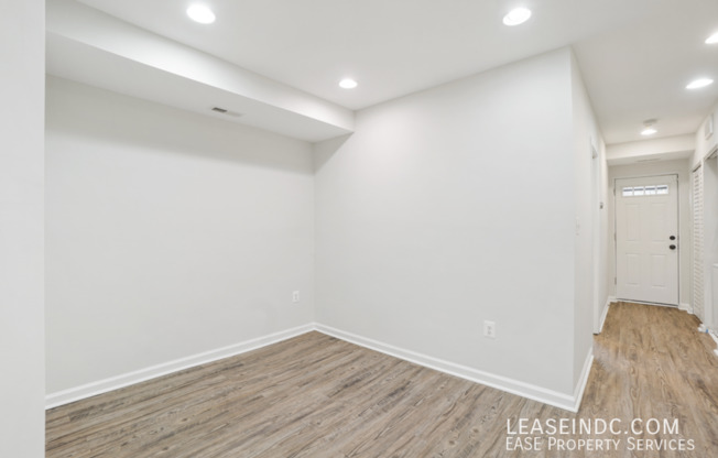 1223 16 ST NE