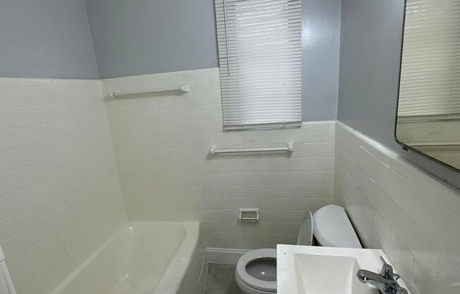 Studio, 1 bath, 600 sqft, $800, Unit 226