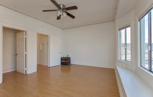 Studio, 1 bath, 600 sqft, $1,725