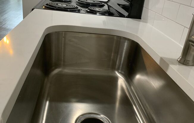 2 beds, 2 baths, 853 sqft, $1,600, Unit 615