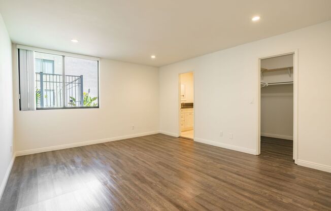 2 beds, 2 baths, 979 sqft, $3,500, Unit 107