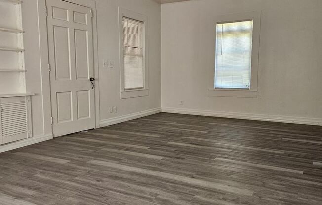 3 beds, 1 bath, $2,000