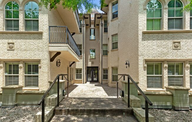 Luxury Highland Park Living