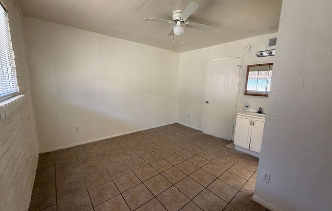 1 bed, 1 bath, 570 sqft, $899, Unit 16621-34