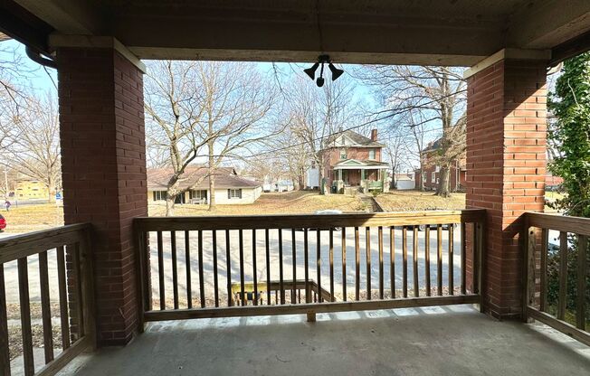 Charming 4 Bedroom / 1.5 Bath House in Downtown Cape Girardeau - NEAR SEMO'S CAMPUS