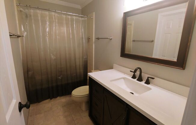 3 beds, 2.5 baths, $2,075, Unit #4