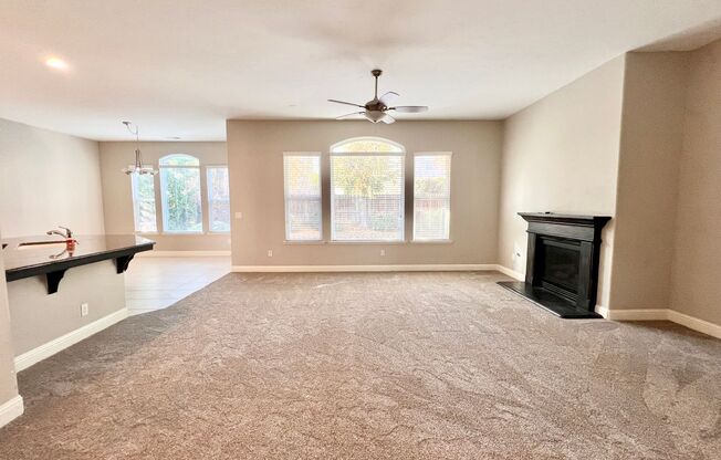 $2,595 Willow & Teague, 4 Bedroom - N Richelle Ave - Clovis Unified School District