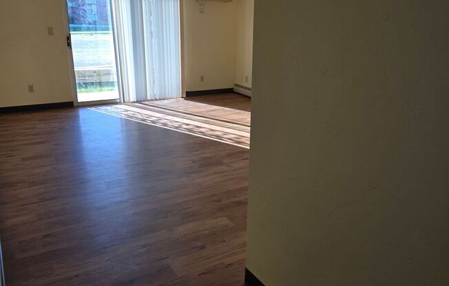 1 bed, 1 bath, 595 sqft, $969, Unit 1640-08