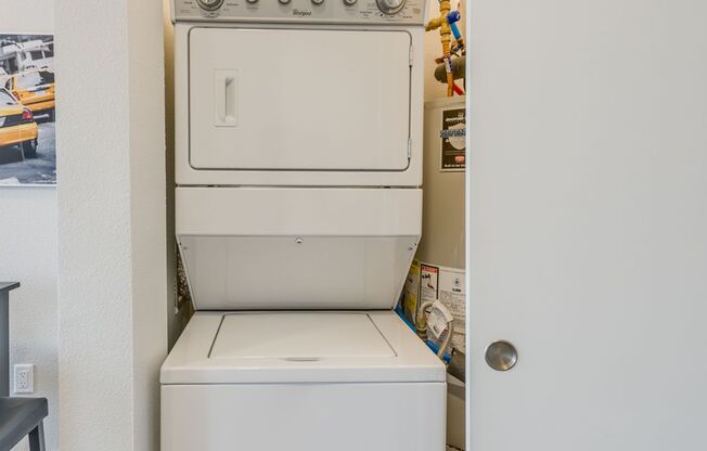 1 bed, 1 bath, 562 sqft, $1,595, Unit 403