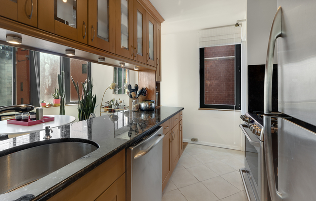 1 bed, 1 bath, $5,900, Unit 5MS