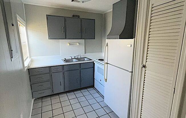 1 bed, 1 bath, $750, Unit Unit A