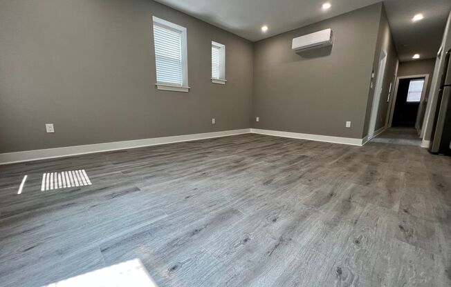 Newly Renovated 2-Bedroom Apartment in South Philadelphia! Available mid-September!