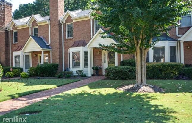 2565 R Holcomb Springs Drive