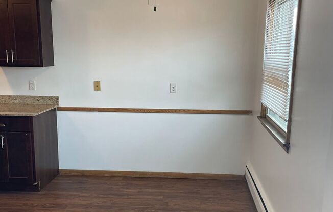 2 beds, 1 bath, 875 sqft, $1,325, Unit 1210-024