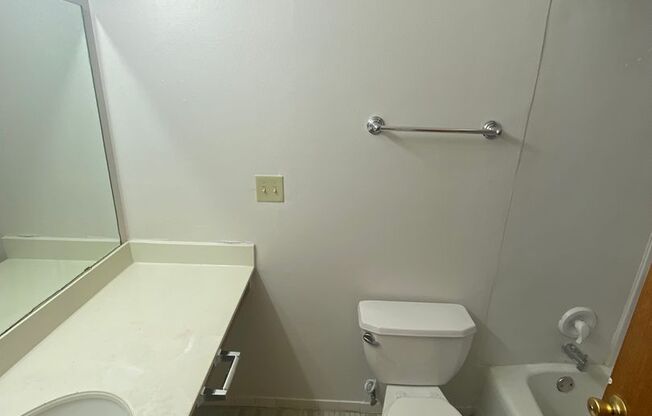 3 beds, 1.5 baths, 1,066 sqft, $1,499, Unit 5180 02