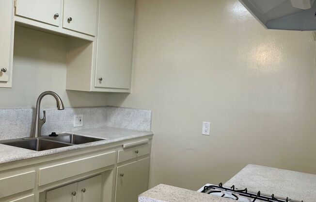Memorial Apartments- Super Clean 1 Bedroom 1 Bath Apartment in Memorial Heights