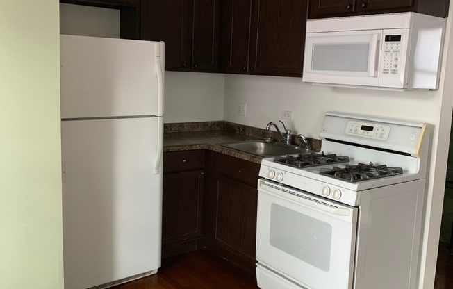 4425-31 N. Milwaukee & 5055-65 W. Agatite