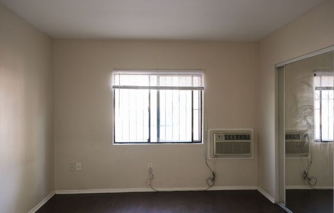 2 beds, 1 bath, 550 sqft, $2,450, Unit 1129-2