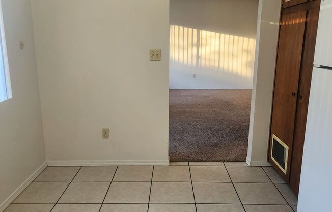 2 beds, 1 bath, $1,050, Unit 11