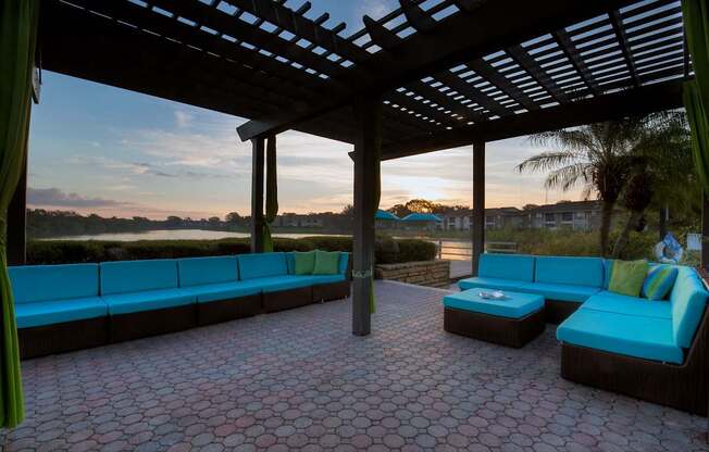 A shady outdoor area at water's edge can be found at the lounge under the pergola.