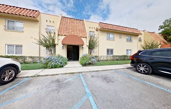 MOVE IN SPECIAL $500 OFF FIRST MONTH'S RENT IF MOVE IN BEFORE DECEMBER 1ST!!!! Condo in Colony of San Jose!