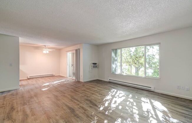 2 beds, 1 bath, 1,014 sqft, $2,210, Unit 100