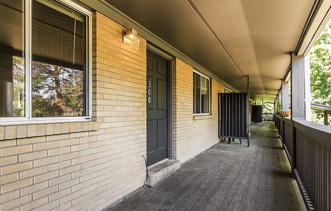 2 beds, 1 bath, 775 sqft, $1,950, Unit 206
