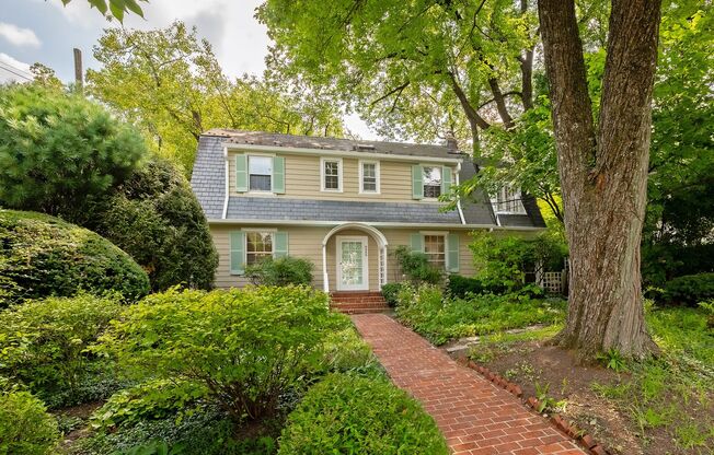 4BR 3.5 BA Chevy Chase Gem is Move-in Ready & Available for a Multi-Year Lease!