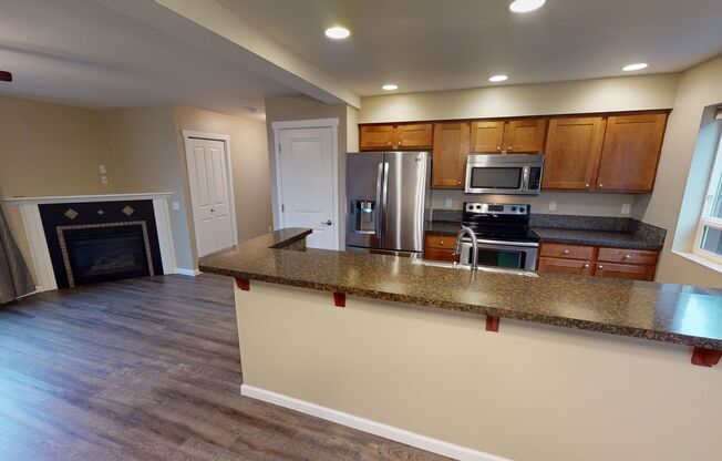 Navy Yard City 3 Bedroom Available for Rent! Water View & Fenced Backyard!