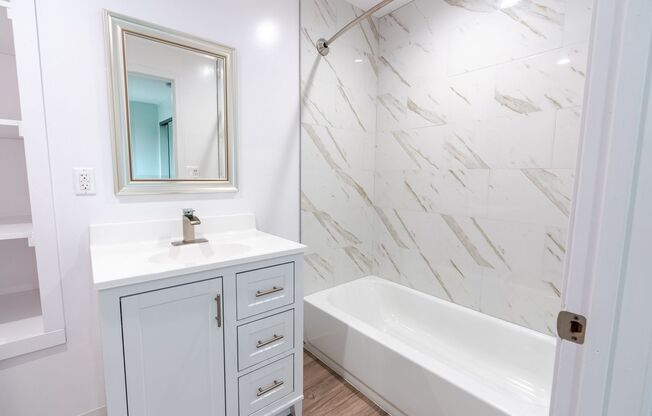 Studio, 1 bath, 565 sqft, $1,798, Unit 300