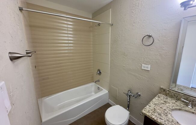 1 bed, 1 bath, 700 sqft, $2,025, Unit 418-1610