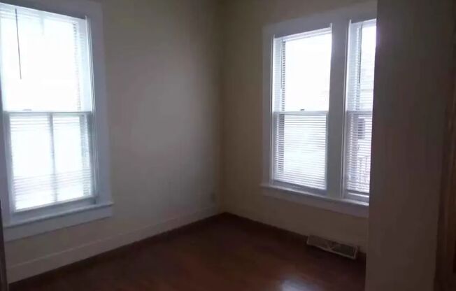 3 beds, 1 bath, $1,200