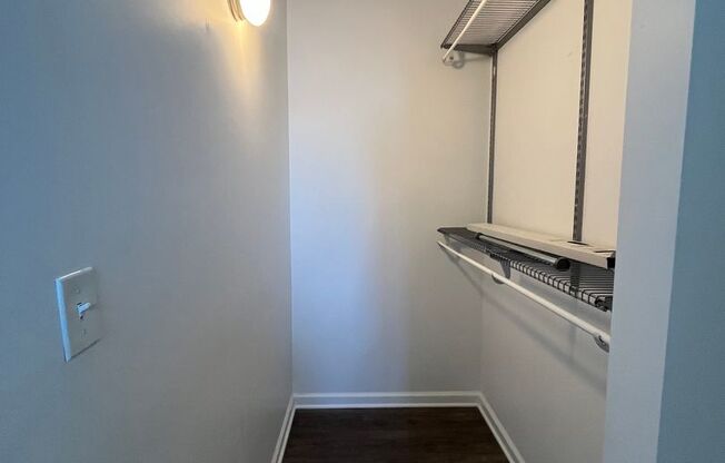 3 beds, 2 baths, $3,795, Unit 305