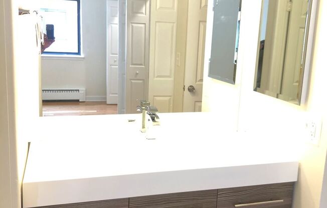 1 bed, 1 bath, $1,530, Unit 302