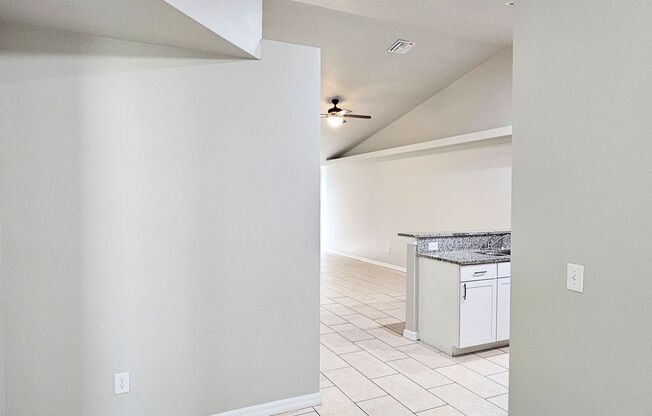Like New  3 bedroom, 2bath 1 car garage
