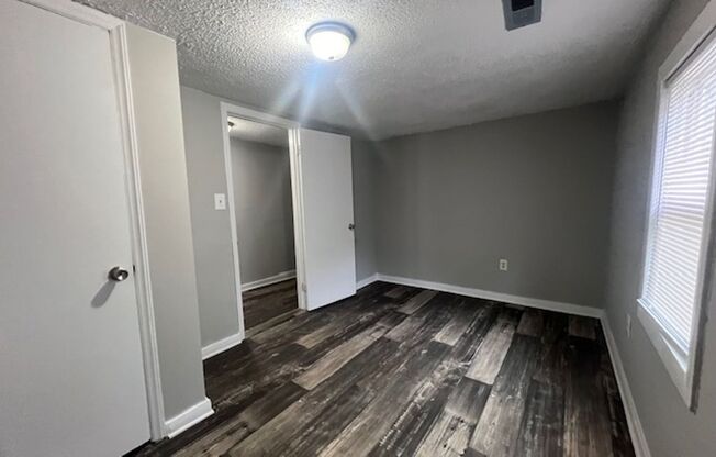 3 beds, 1 bath, $1,050