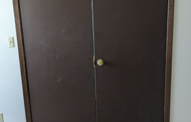 2 beds, 1.5 baths, 1,000 sqft, $1,451, Unit 8199-8199E