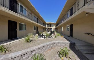 Spacious 1BD/1BA Apartment in Linda Vista!!