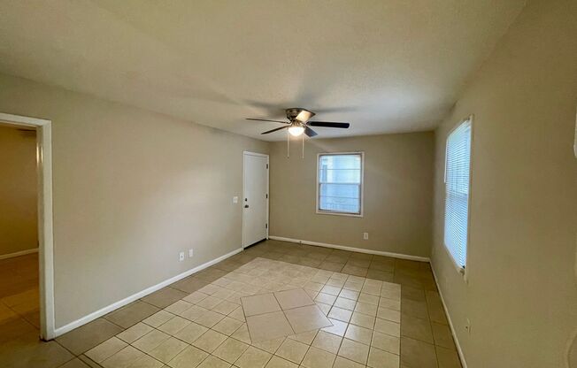 1BD/1BA Apartment off Curry Ford in Henley Park Apartments!
