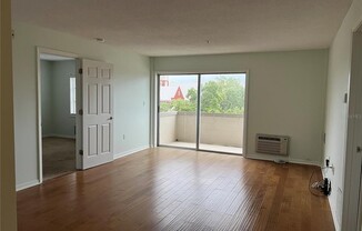 406 W AZEELE AVE