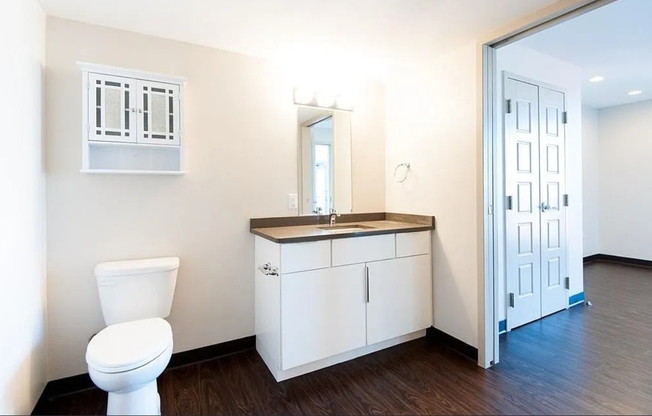 2 beds, 2 baths, $4,250, Unit Unit 209