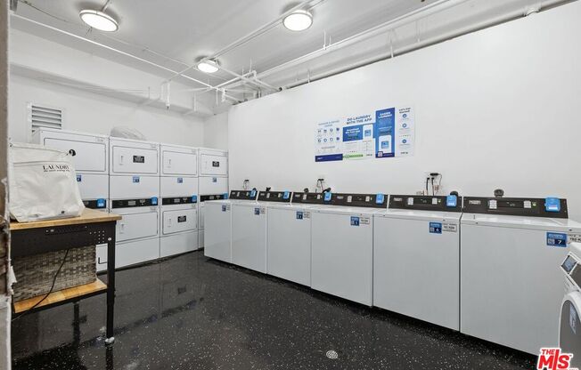 1 bed, 1 bath, 693 sqft, $3,000, Unit 228