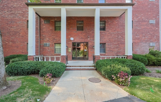 2 beds, 2 baths, 1,030 sqft, $2,900, Unit 43B