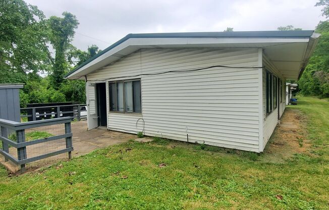Finleyville 3 Bedroom 1.5 Bath Ranch $1,500.00