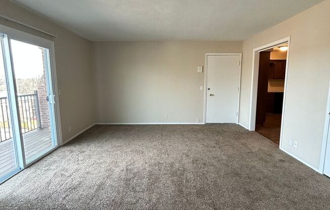 Century House Apts. (915 N. 48th Ave.)