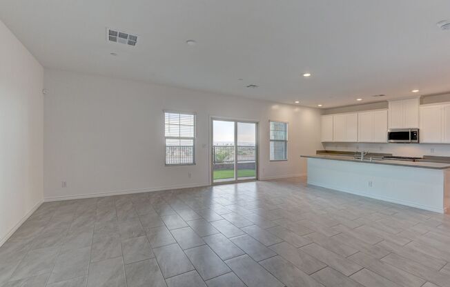 3 beds, 2.5 baths, $2,700, Unit # 1124