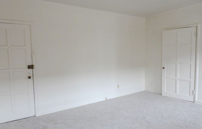 Studio, 1 bath, 450 sqft, $800, Unit 775-44