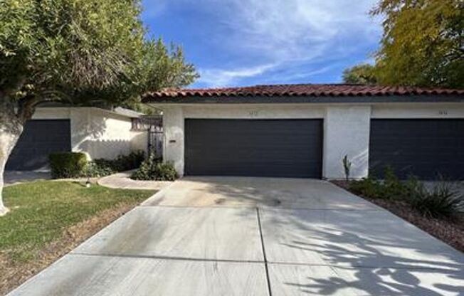 Spacious single story townhouse